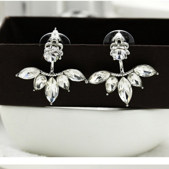 Jewelry - Sparkling CZ Leaf Earrings